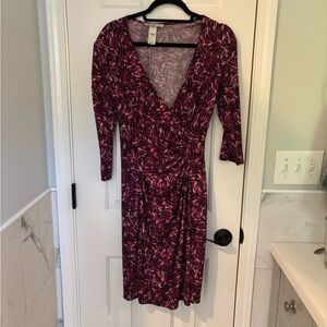Laundry by Shelli Segal Women's V-Neck Wrap Dress in Plum Print